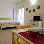 Hotel Caponapoli 8 *