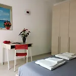 Caponapoli 8 Hotel *