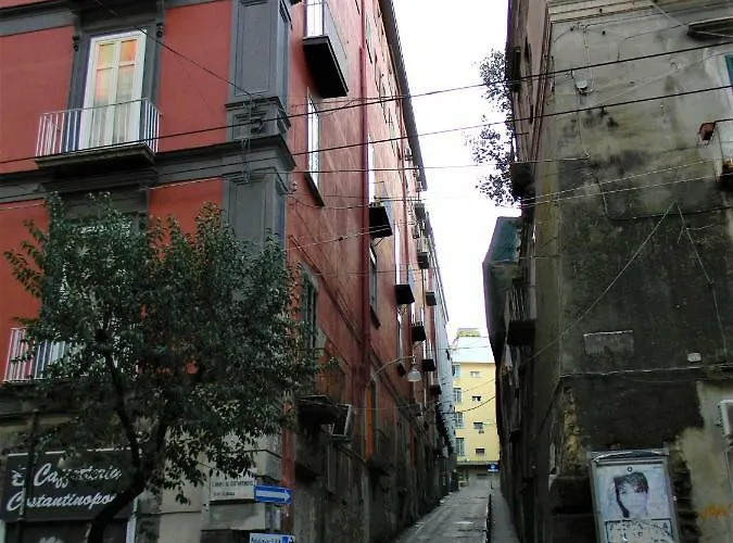 Caponapoli 8 Hotel