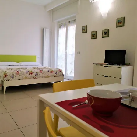 Ξενοδοχείο Caponapoli 8 *